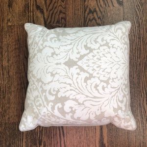 tahari throw pillows